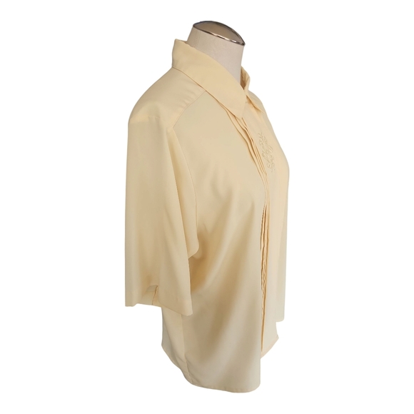 Vintage Yves St. Clair Light Yellow Blouse – Size 8P, Pleated Front, Elegant - Picture 2 of 12